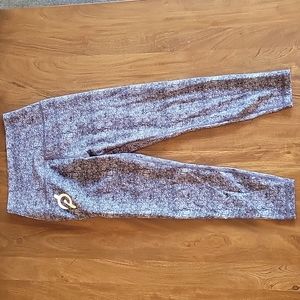 Barely Worn Peloton Capri Leggings Size Small